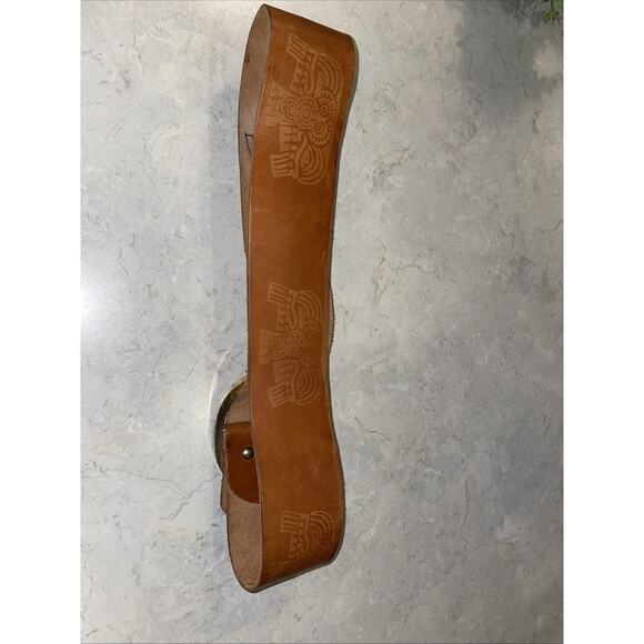 Vintage Tan LEATHER BELT Retro Boho SouthwesternSwirled ROUND BUCKLE WOMEN'S S-M - Picture 3 of 10